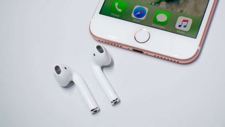 Makin Rileks Berkat AirPods Wireless Earphone Dari Apple